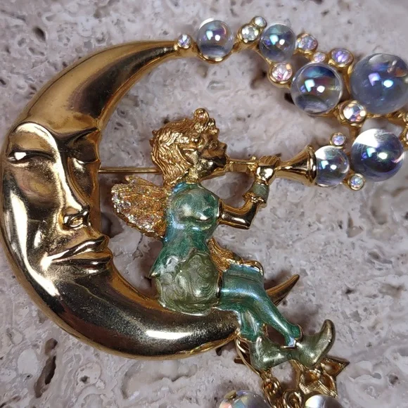Kirk's Folly "Pipedream Fairy" Brooch - Picture 2 of 11